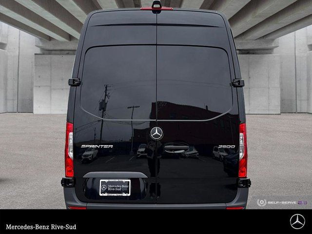 2025 Mercedes-Benz Sprinter 2500 170 Wheelbase High Roof RWD in Cars & Trucks in Longueuil / South Shore - Image 4