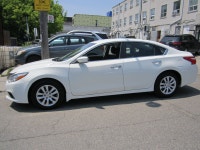 AUTOMATIC. FINSIHED IN WHITE WITH BLACK INTERIOR. A/C, PUSH BUTTON START, KEYLESS ENTRY, CAR PROOF V... (image 3)