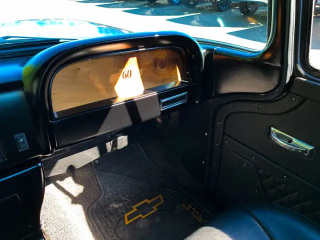 1960 Chevrolet C10 Apache | 5.3L V8 | Air Ride | Vintage Air in Cars & Trucks in Cowichan Valley / Duncan - Image 40