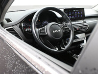 Beautiful and Showroom Condition 2023 Kia Seltos EX Premium AWD with Apple Carplay/Andriod Auto, Lea... (image 5)