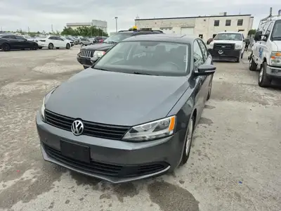 Air Conditioning, Electric Windows, Cruise Control, Tilt Wheel Engine: 4 L/100Km City: 9.1 L/100Km H...