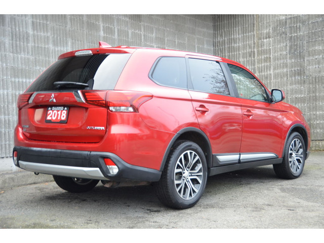  2018 Mitsubishi Outlander ES AWC in Cars & Trucks in Burnaby/New Westminster - Image 4
