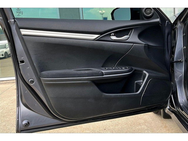 2020 Honda Civic Sedan in Cars & Trucks in Cambridge - Image 2