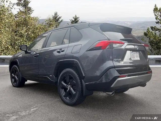 2020 Toyota RAV4 Hybrid XLE in Cars & Trucks in Moncton - Image 5