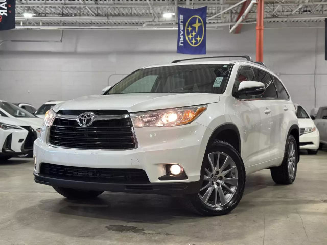 2015 TOYOTA Highlander XLE in Cars & Trucks in City of Montréal - Image 2
