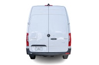 Options: Paroi de séparation intégrale Rétroviseurs extérieurs rabattables électriquement Avertisseu... (image 6)