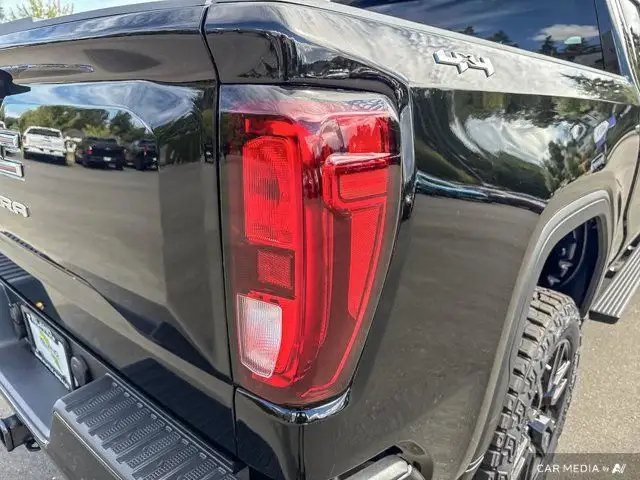 2025 GMC Sierra 1500 Pro in Cars & Trucks in Cowichan Valley / Duncan - Image 16