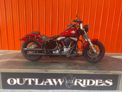 This beautiful 2012 Softail Slim is the perfect all around cruiser! With it's low seating position i...