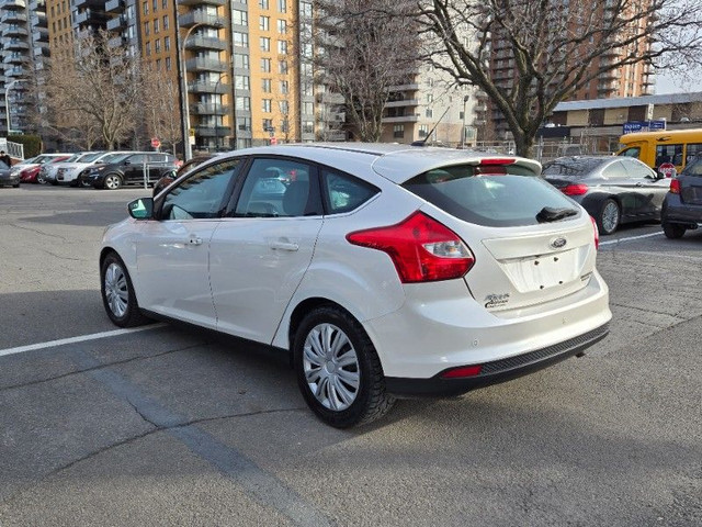 2013 Ford Focus TITANIUM * CUIR * TOIT * GPS * CAMERA * FULL * C in Cars & Trucks in City of Montréal - Image 4