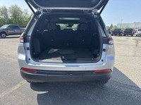 Former Chrysler Vehicle**Jeep**Grand Cherokee**Limited**4x4**Black Appearance Package**3.6L V6**Leat... (image 9)