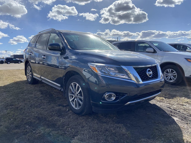 2016 Nissan Pathfinder SL 4WD in Cars & Trucks in Strathcona County