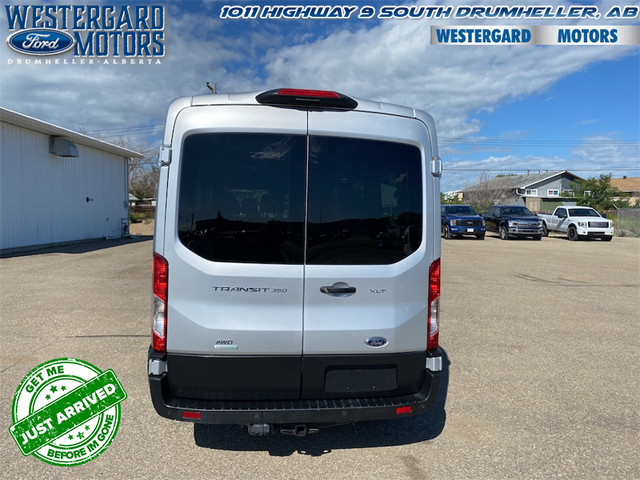 2024 Ford Transit Passenger Wagon MID ROOF XLT in Cars & Trucks in Calgary - Image 4