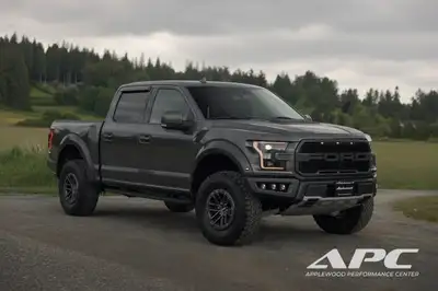 Equipped with a 450 hp twin-turbo V6, 10-speed auto, FOX Live Valve shocks, and Trail Control. Deale...