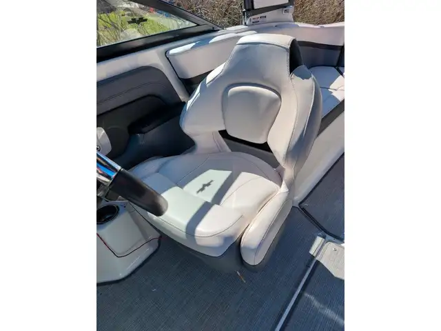 2019 Chaparral VORTEX 223 RX in Powerboats & Motorboats in Québec City - Image 10