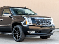 CARGET AUTOMOTIVE is thrilled to offer this 2012 Cadillac Escalade, a full-size luxury SUV offering... (image 3)
