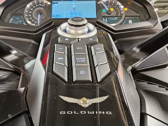 2024 Honda GOLD WING ABS APPLE CARPLAY AND ANDROID AUTO in Street, Cruisers & Choppers in Grande Prairie - Image 10