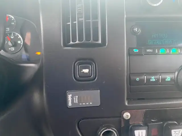 2017 chevrolet Express G4500 21 Passenger Bus With Wheelchair Ac in Heavy Trucks in Richmond - Image 17