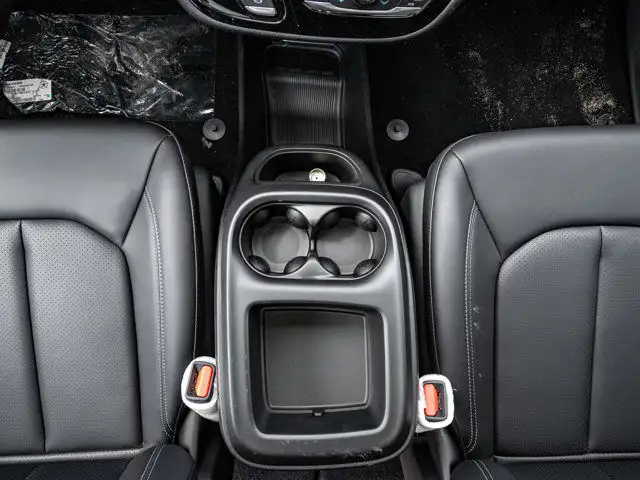 2025 Chrysler Pacifica Select in Cars & Trucks in Barrie - Image 30