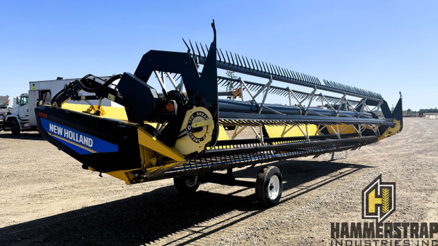 2014 NEW HOLLAND DuraSwath 430HB 30 Ft Draper Swather Header in Farming Equipment in Edmonton