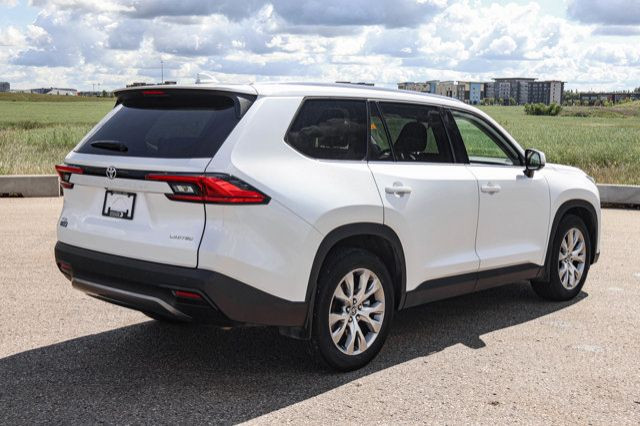 2024 Toyota Grand Highlander LIMITED 4X4 LEATHER SUNROOF in Cars & Trucks in Strathcona County - Image 4