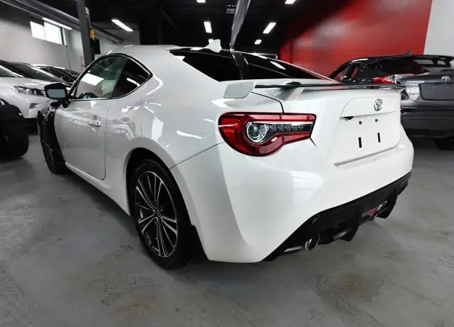 2020 Toyota 86 GT MODEL,4 NEW TIRES ON IT,CARBON FIBER,MUST SEE62938483425537123
