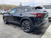 Uncover the allure of the 2025 Chevrolet Trax in sterling metallic, a versatile and modern SUV desig... (image 5)
