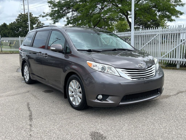2014 Toyota Sienna LIMITED 7-Passenger Leather Navigation DVD Su in Cars & Trucks in Oakville / Halton Region - Image 3