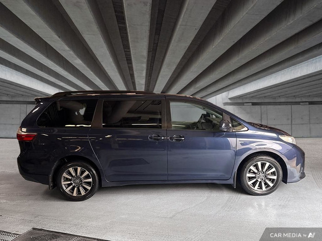 2019 Toyota Sienna LE in Cars & Trucks in Edmonton - Image 3