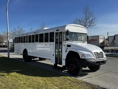 2022 Bluebird Vision 45 Passenger 4x4 Bus 45 Passenger including driver Cruise Control Air Brake Man...