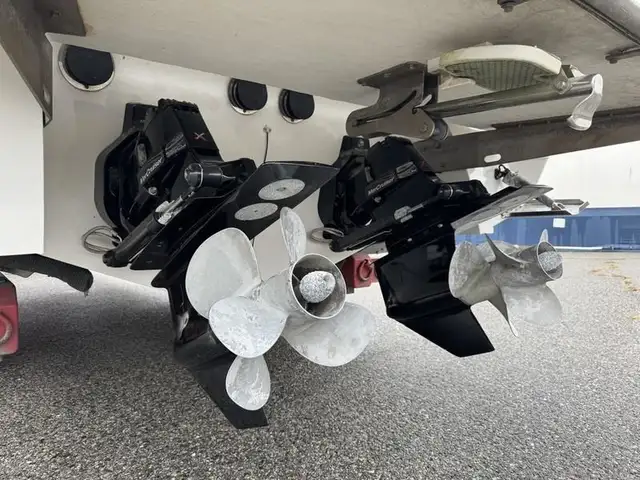 2008 Cobalt Boats 302 in Powerboats & Motorboats in Saskatoon - Image 12