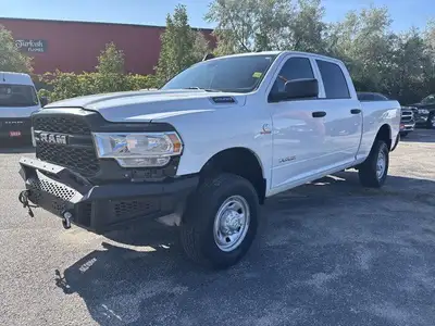 One Owner Trade In**Ram 2500**Tradesman**4x4**Crew Cab**6.7L Cummins Diesel**3.73 Axle Ratio**40/20/...