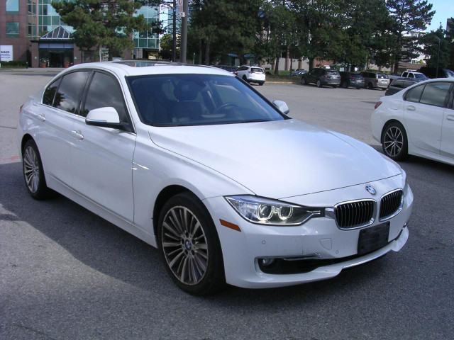 2014 BMW 3 Series 4dr Sdn 328i xDrive AWD in Cars & Trucks in City of Toronto - Image 2