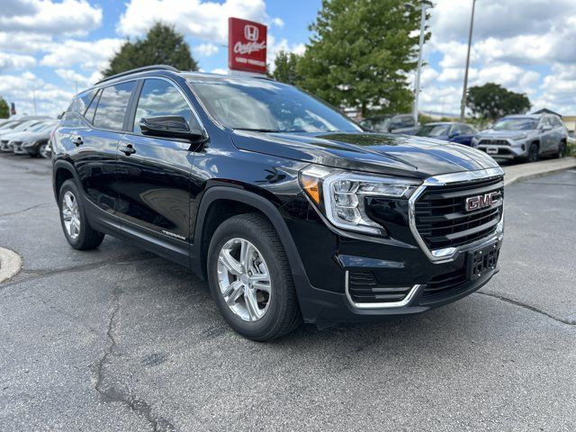 2024 GMC Terrain SLE in Cars & Trucks in Hamilton - Image 3
