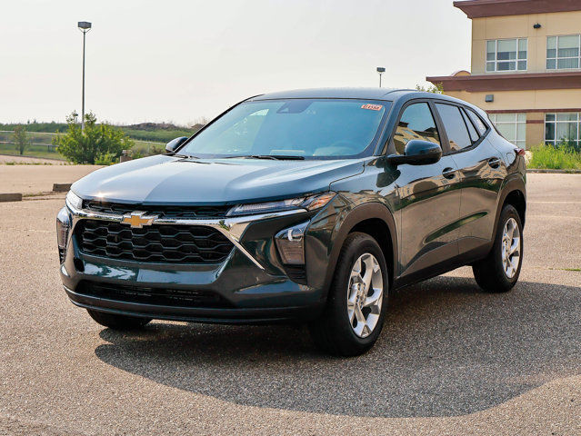 2025 Chevrolet Trax LS in Cars & Trucks in Strathcona County - Image 4