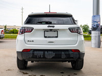 The 2025 Jeep Compass Altitude is a versatile and feature-rich Sport Utility Vehicle designed to exc... (image 5)
