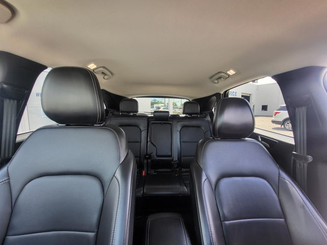 2024 Ford Escape Platinum AWD for sale in Cars & Trucks in St. Catharines - Image 2