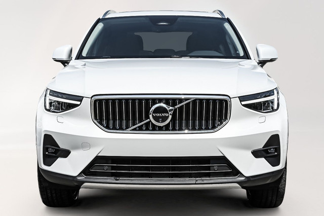 2024 Volvo XC40 in Cars & Trucks in City of Montréal - Image 2