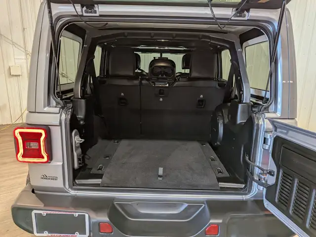2021 Jeep Wrangler Unlimited Sahara in Cars & Trucks in Calgary - Image 12