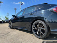 Heated Seats, Lane Departure Warning, Keyless Entry, Bluetooth Connection, Smart Device Integration,... (image 9)