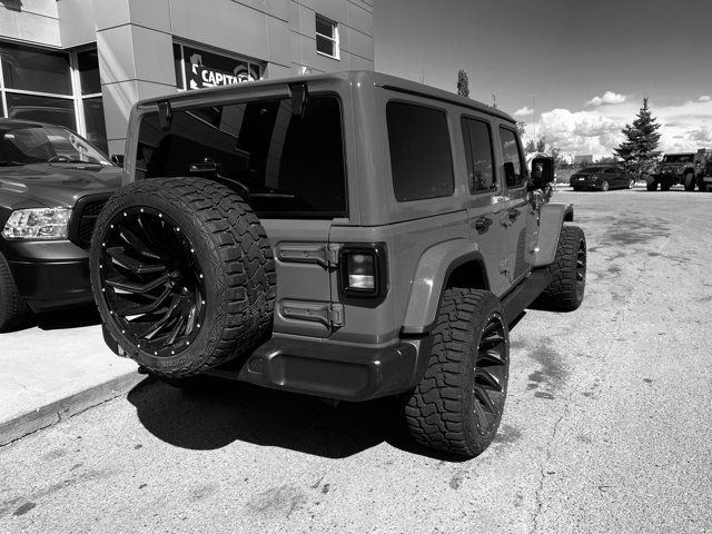 2021 Jeep Wrangler Unlimited Sahara | Aftermarket Wheels in Cars & Trucks in Edmonton - Image 4