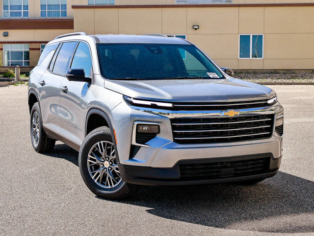 2025 Chevrolet Traverse LT in Cars & Trucks in Strathcona County - Image 2