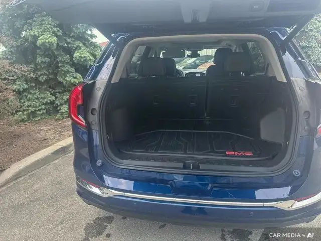 2023 GMC Terrain Denali | AWD | Leather | Sunroof | Nav in Cars & Trucks in Saskatoon - Image 17