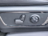 CREW CAB LIMITED! ANTI SPIN AXLE, PANO ROOF, 22" WHEELS, CLASS 4 HITCH, HUGE SCREEN, HEATED LEATHER,... (image 5)
