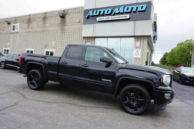 2017 GMC Sierra 1500 in Cars & Trucks in Oakville / Halton Region - Image 2