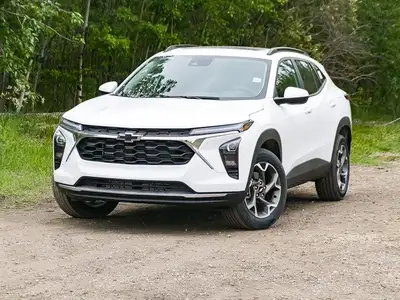 Discover smart design, advanced technology, and everyday versatility with the 2025 Chevrolet Trax LT...