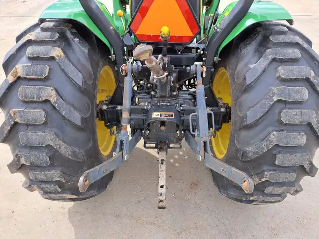 2008 John Deere MFWD Loader Tractor 4105 in Farming Equipment in Grande Prairie - Image 20