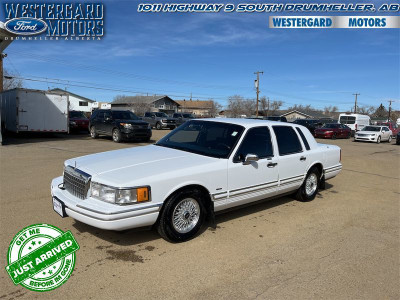 1993 Lincoln Town Car EXECUTIVE - Low Mileage