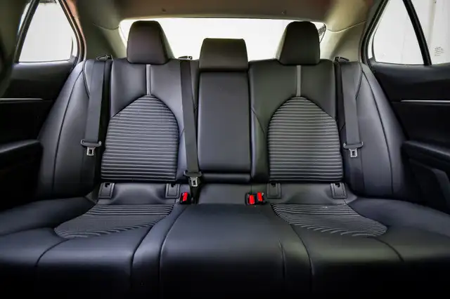 2023 Toyota Camry SE • HEATED SEATS • CP/AA • REAR CAM in Cars & Trucks in Kingston - Image 31