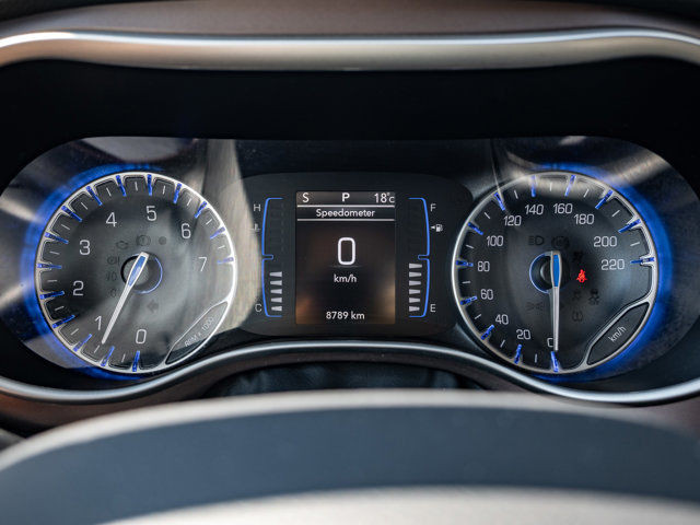2023 Chrysler Grand Caravan SXT in Cars & Trucks in Barrie - Image 3