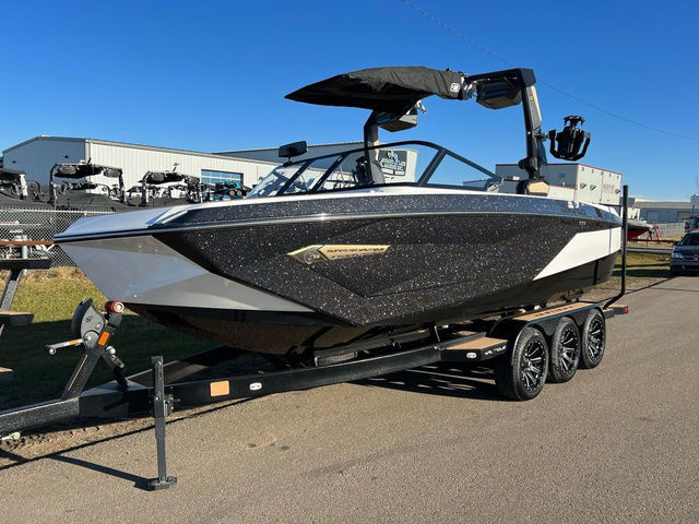 2024 Nautique Super Air Nautique G23 in Powerboats & Motorboats in St. Albert - Image 2